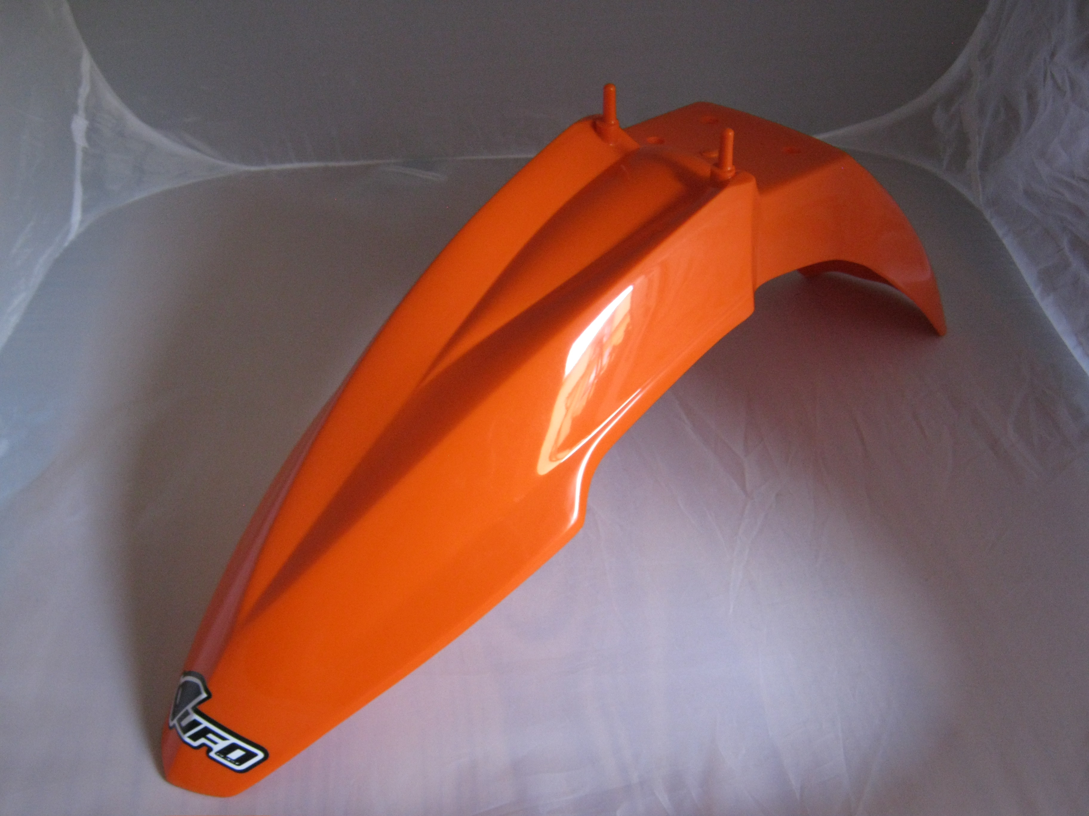 Vorderradkotflgel, orange eingefrbt mit Halter fr Lampenmaske Alternativ